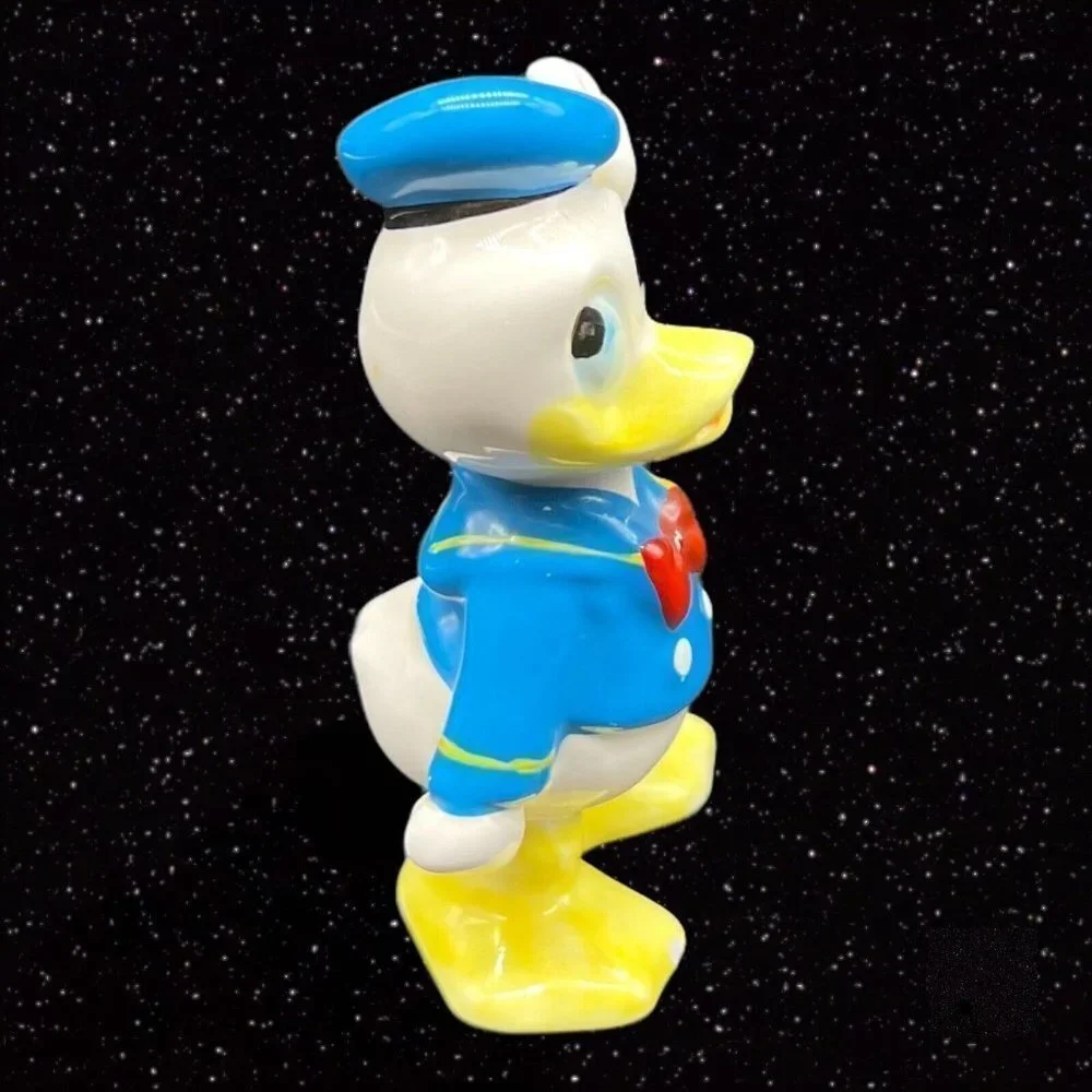 Walt Disney World Donald Duck Japanese Figure Figurine Japan Ceramic‎ 3”T 2”W